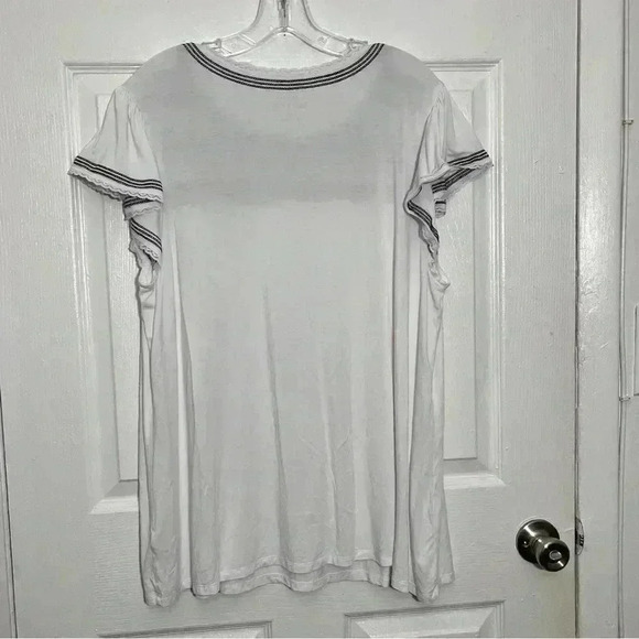 TORRID Super Soft Knit White with Navy embroidery Top | size 1 - Picture 4 of 6